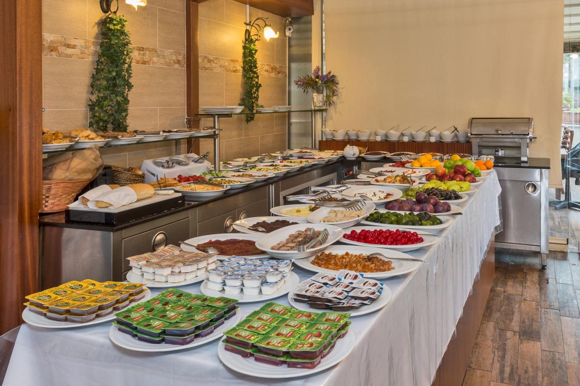 The Empress Theodora Hotel — Foto’s 1